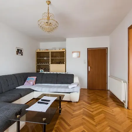 Apartment Blazenka *