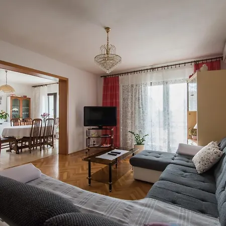 Apartment Blazenka *